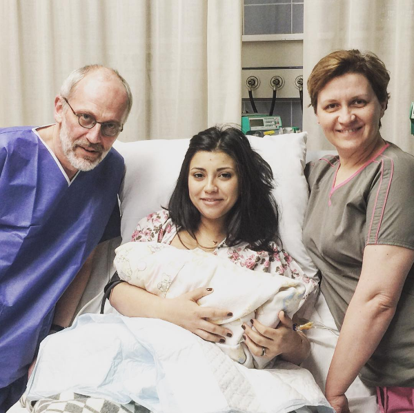 Александр Гордон с женой и новорожденным сыном