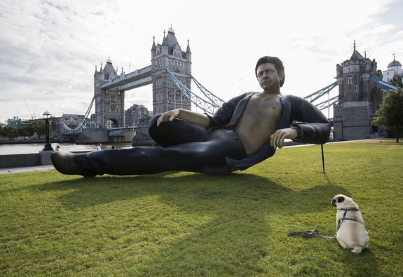 Статуя Джеффа Голдблюма в Лондоне