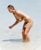 Фотомодель Джоанна Крупа в бикини на пляже