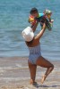 Ева Лонгория в бикини на пляже