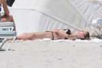 Голая Виктория Боня на пляже Майами