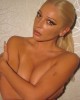 Настя Ивлеева выложила фото топлесс с голой грудью