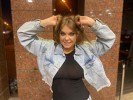 Оксана Почепа (певица Акула) выложила фото без нижнего белья