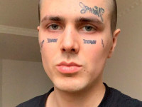 Рэпер Face свел татуировки с лица (ВИДЕО)