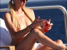 Голая Пэрис Хилтон фото