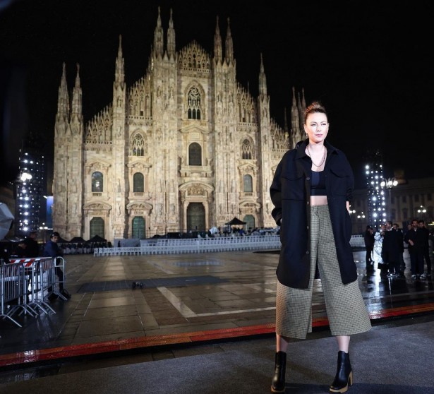 Недавно ставшая мамой Мария Шарапова на показе мод в Милане