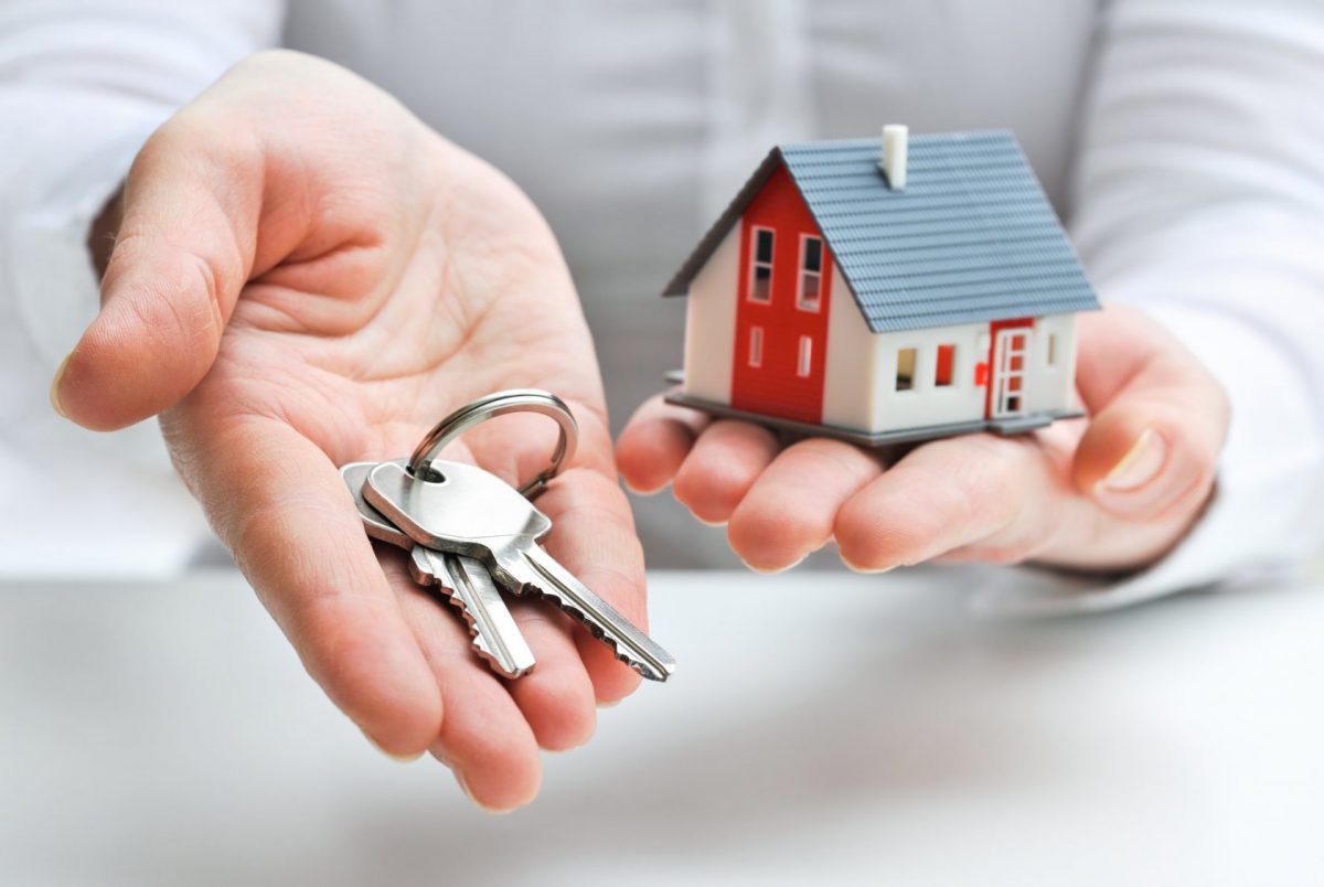 Почему выгоднее арендовать и покупать жилье через агентство?