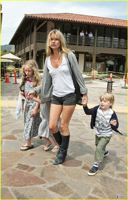 Кейт Мосс с детьми