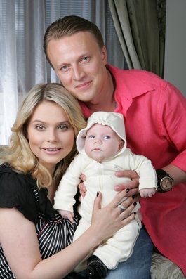 Ксения Новикова с мужем и сыном