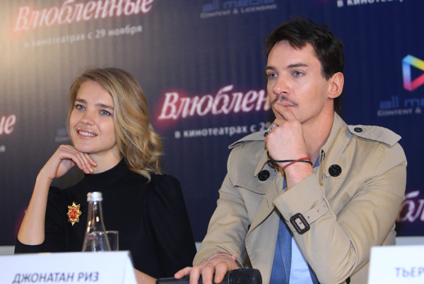 Natalya_Vodyanova_i_Jonathan_Rhys_Meyers_1.gpg_.jpeg