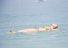 Фотомодель Джоанна Крупа в бикини на пляже