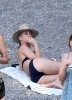 Кэти Перри в купальнике на пляже
