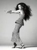 Белла Хадид снялась топлесс для Vogue