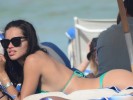 Адриана Лима в бикини на пляже Майами (15 ФОТО)