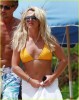 Бритни Спирс и Джейсон Травик отдыхают на Гавайях (11 ФОТО)