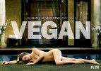 Алисия Сильверстоун разделась в поддержку вегетарианства