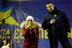 Хайден Панеттьери и Владимир Кличко на сцене «Евромайдана» в Киеве
