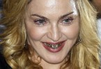 Мадонна украсила рот бриллиантами
