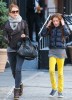 Джулианна Мур с дочерью Лив Хелен на улицах Манхэттена