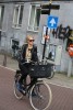 Пэрис Хилтон катается на велосипеде по улицам Амстердама