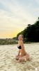 Юлия Паршута в купальнике на пляже