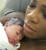 Серена Уильямс впервые показала новорожденную дочь