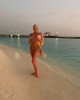 Анастасия Волочкова радует посетителей заморских пляжей своими прелестями