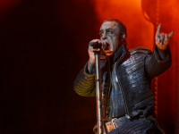 В России выйдет сборник «стихов для взрослых» вокалиста Rammstein