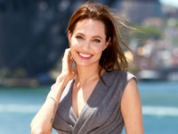 Анджелина Джоли станет «лицом» нового аромата Guerlain