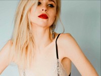 Как дела у «папиной дочки» Мирославы Карпович? (15 ФОТО)