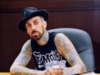 Барабанщик Blink-182 попал в ДТП