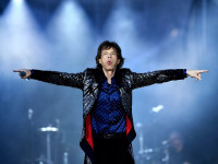 The Rolling Stones отменили тур из-за болезни солиста