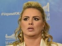 Анна Семенович закатила скандал в отеле из-за отсутствия миндального молока