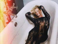 50-летняя Шарлиз Терон снялась в полупрозрачном комбинезоне (ФОТО)