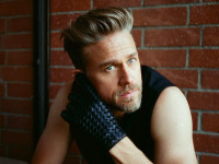 Чарли Ханнэм снялся для глянца и рассказал о роли маньяка-некрофила