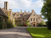 Бетонные джунгли не нужны. Почему миллионеры из спорта бегут за город