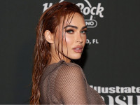 Меган Фокс заподозрили в пластике ягодиц (ФОТО)