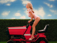 Сидни Суини и новая порция секси-фото в рамках рекламы ее же нижнего белья