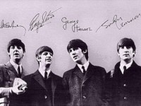 Альбомы The Beatles снова выпустят на виниловых пластинках