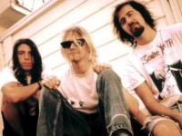 Разбитая бас-гитара группы Nirvana выставлена на eBay (ВИДЕО)