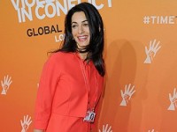 Амаль Клуни признана самой обворожительной звездой