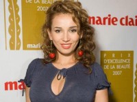 Анфиса Чехова решила запеть