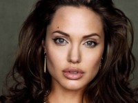 Опубликованы откровенные снимки 20-летней Анджелины Джоли (ФОТО)