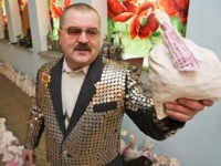 Пенсионер из Новосибирска зовет  Людмилу Путину замуж