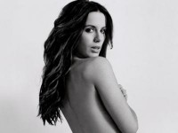 Кейт Бекинсэйл в эротической фотосессии для Esquire (8 ФОТО)