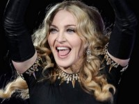 Мадонна показала грудь на концерте в Стамбуле (ФОТО)