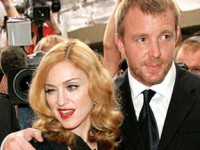 Мадонна после развода останется жить в Лондоне