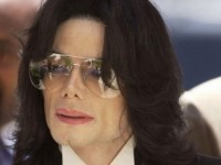 В посмертном альбоме Майкла Джексона обнаружена "подделка" голоса