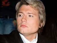 Басков нанял актеров массовки по 300 рублей, чтобы те провожали его в тур