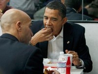 Барак Обама отобедал в дешевой закусочной (8 ФОТО)